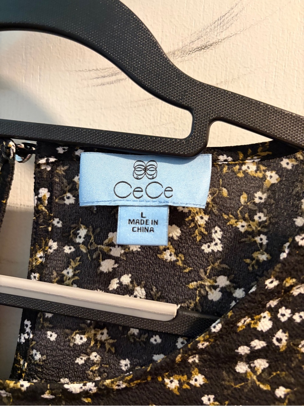CeCe Black Floral Tie-Sleeve Blouse - Picture 2 of 5